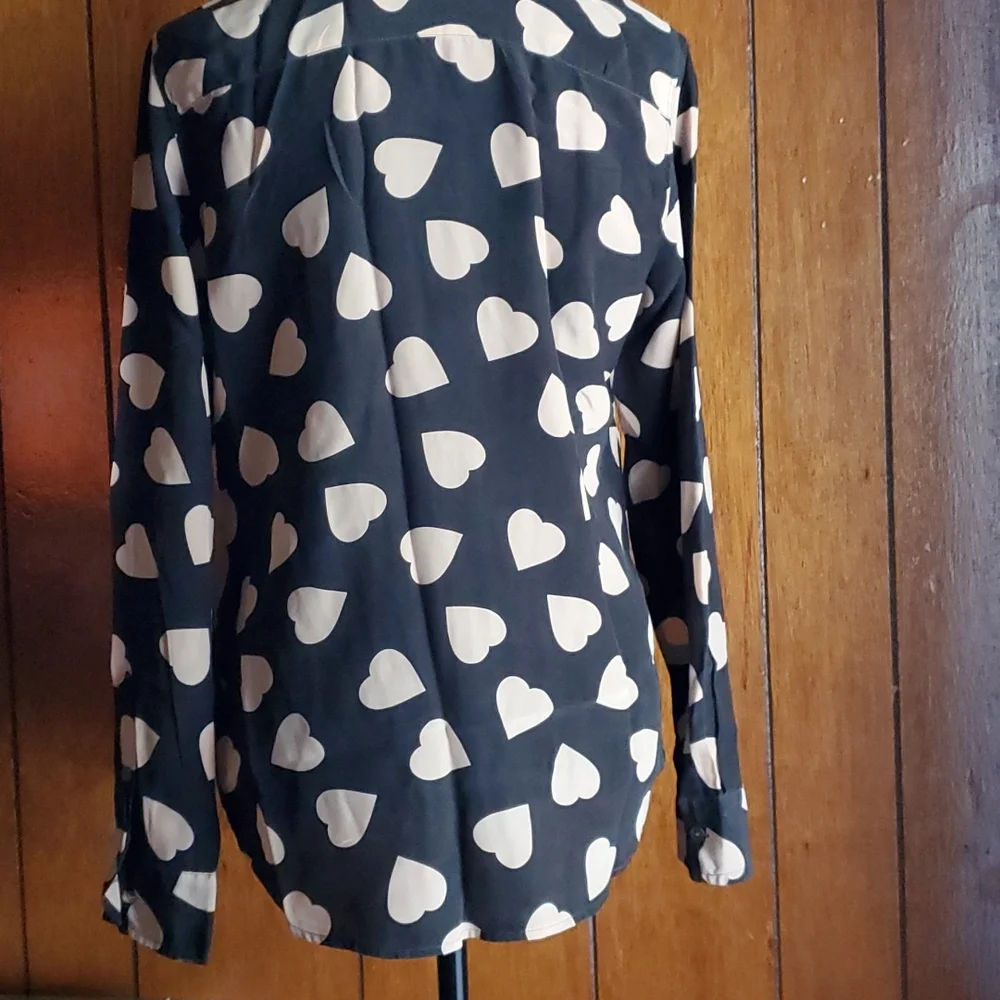 Equipment Silk top with pink hearts Woman's Size S - Picture 7 of 11